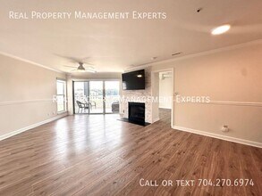 1038 Southwest Dr in Davidson, NC - Foto de edificio - Building Photo