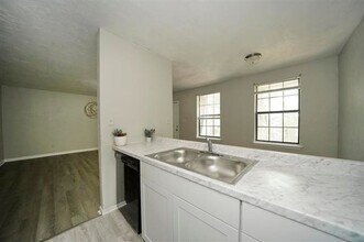 1817 Sylvan Ct in Tallahassee, FL - Building Photo - Building Photo