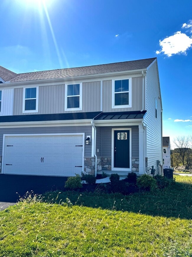 3244 Eisenhower Dr in Northampton, PA - Building Photo - Building Photo