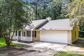 897 Raintree Ct SE in Conyers, GA - Building Photo - Building Photo