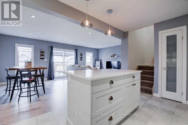 258 Peach Tree Blvd in St Thomas, ON - Building Photo - Building Photo