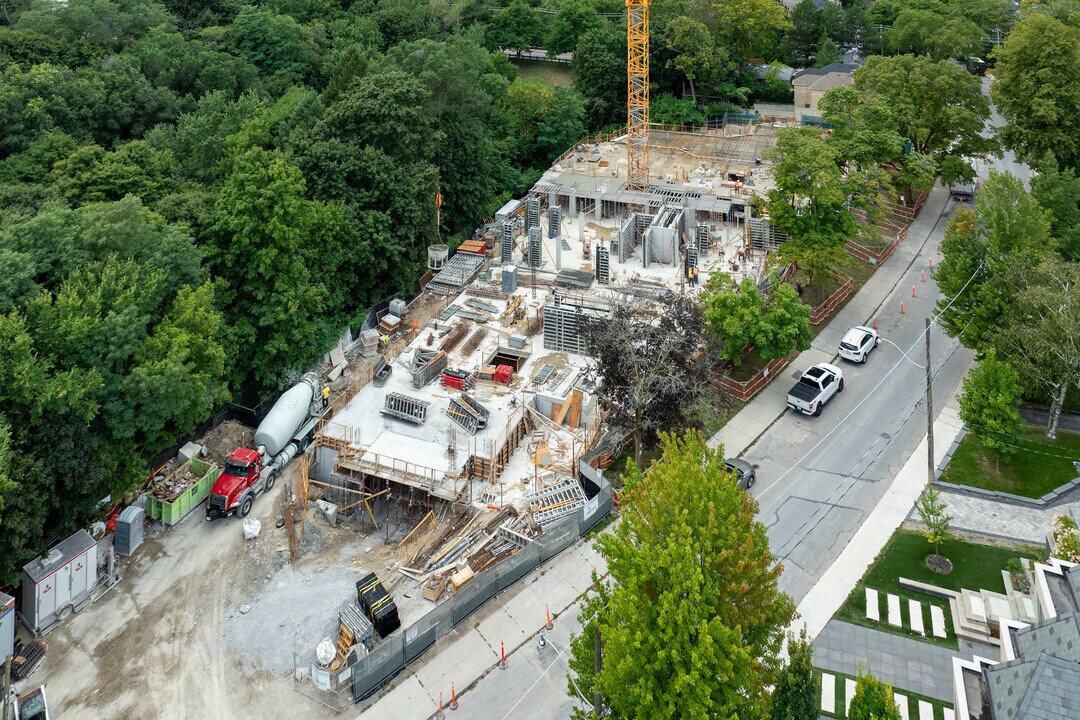 The Chatsworth in Toronto, ON - Building Photo