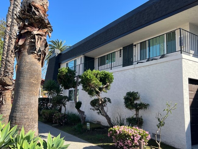 1172 E 1st St, Unit 1174