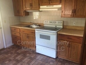 627-629 E 8th St in Tonganoxie, KS - Building Photo - Building Photo