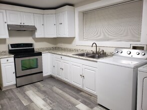 10811 56th Ave S in Seattle, WA - Building Photo - Building Photo