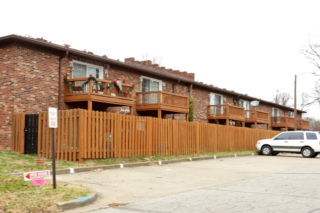 Belleau Wood Apartments in Louisville, KY - Building Photo