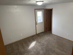 2010 Del Rio Ave SE in Albany, OR - Building Photo - Building Photo