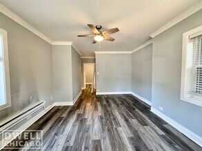 4208 N Clark St, Unit 2 in Chicago, IL - Building Photo - Building Photo