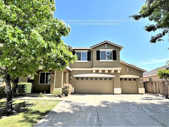 property at 1279 Regent Cir