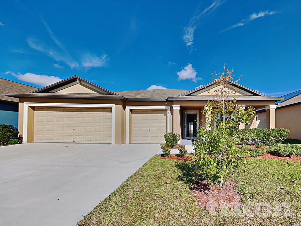 9701 Sage Creek Dr in Ruskin, FL - Building Photo