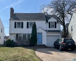 99 Penn Dr in West Hartford, CT - Building Photo