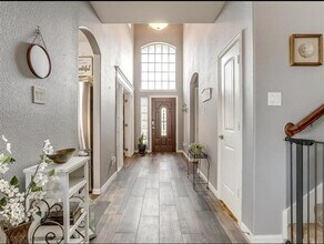 5825 Valley Haven Way in Fort Worth, TX - Building Photo - Building Photo