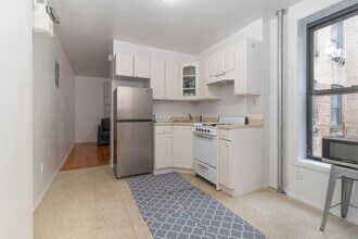 317 E 93rd St in New York, NY - Building Photo - Building Photo