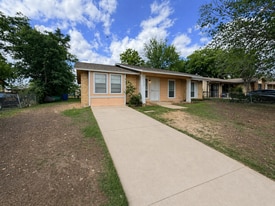5523 Indian Desert St in San Antonio, TX - Building Photo