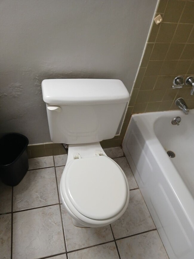 6447 Eric Dr in New Port Richey, FL - Building Photo - Building Photo