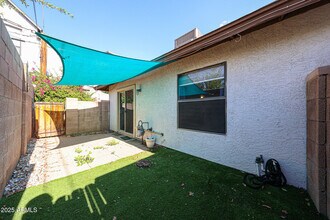 3135 N 38th St in Phoenix, AZ - Building Photo - Building Photo