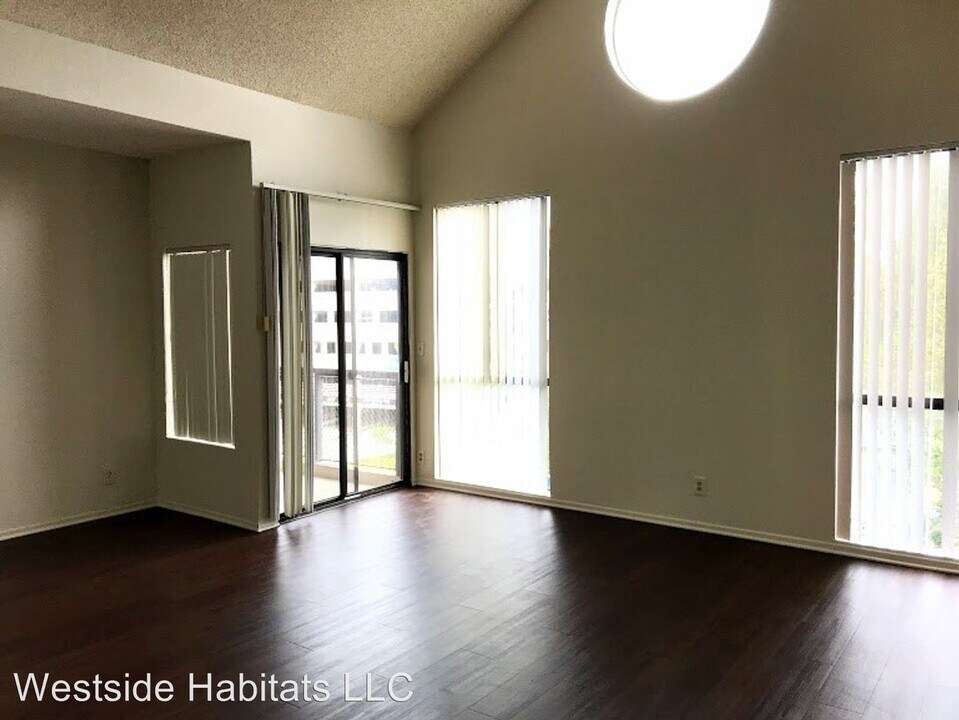 747 Gayley Ave in Los Angeles, CA - Building Photo
