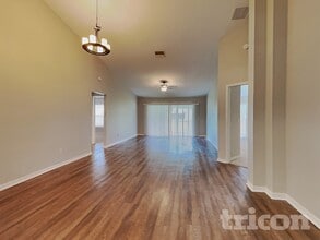 11119 Bramblebrush St in Tampa, FL - Building Photo - Building Photo