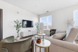 1121 Laurel St in Indianapolis, IN - Foto de edificio - Building Photo