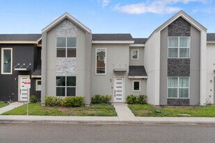 5306 N Crown Pt in Pharr, TX - Building Photo