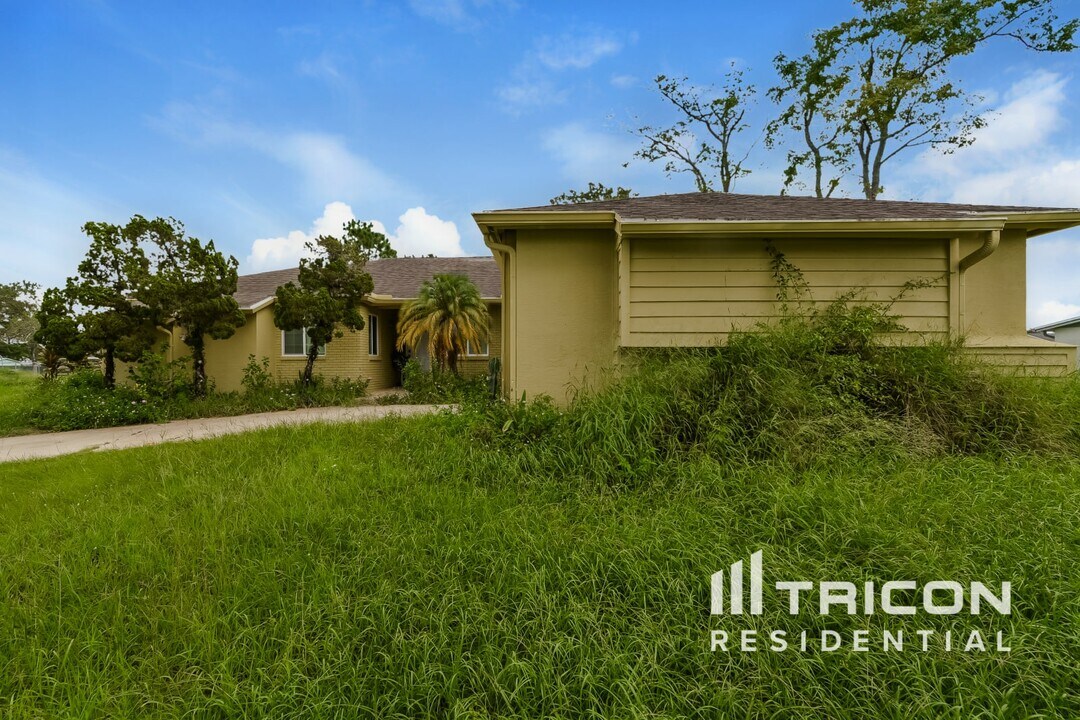 3223 Lake Twylo Rd in Orlando, FL - Building Photo