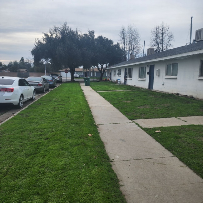 property at 3 E San Joaquin St