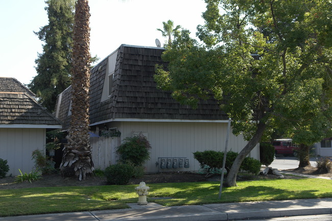 2844 Secretariat Dr in Atwater, CA - Foto de edificio - Building Photo