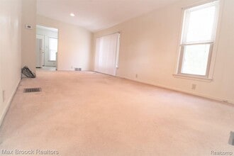 368 S Wing St in Northville, MI - Building Photo - Building Photo