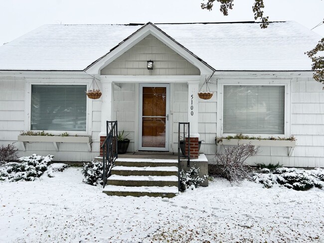 5100 Bryant Ave in Klamath Falls, OR - Foto de edificio - Building Photo