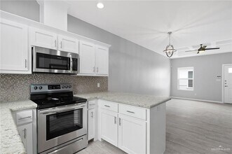 14 Stauffers St in Weslaco, TX - Building Photo - Building Photo