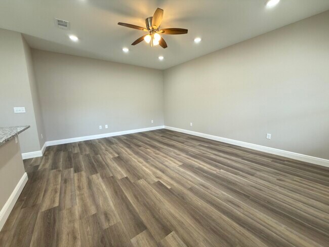 6637 Water St in Navarre, FL - Building Photo - Building Photo