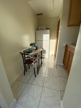 2913 W Saint Conrad St, Unit eficienci A in Tampa, FL - Foto de edificio - Building Photo