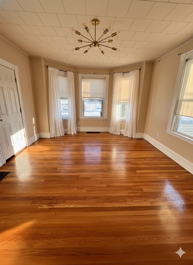 610 Humphrey St, Unit 1. in Swampscott, MA - Foto de edificio - Building Photo