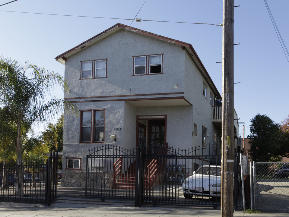 1703 24th Ave in Oakland, CA - Building Photo