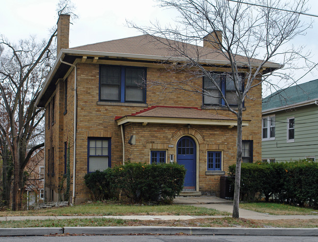 2044 Highland Ave in Cincinnati, OH - Building Photo - Building Photo