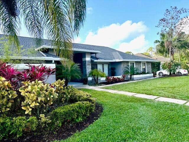 13718 Callington Dr in Wellington, FL - Building Photo - Building Photo