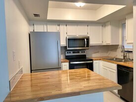 2476 SE Garden Terrace in Port St. Lucie, FL - Building Photo