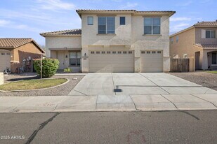 2261 W Mila Way in San Tan Valley, AZ - Building Photo