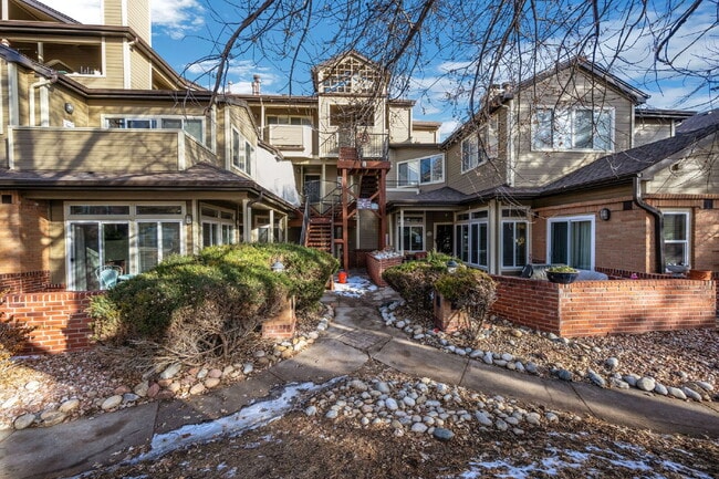 property at 6001 S Yosemite St