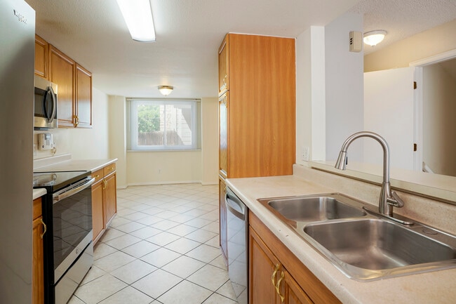 11642 E Cornell Cir in Aurora, CO - Building Photo - Building Photo