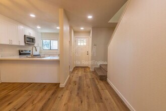 955 Academy St in Woodbridge, CA - Building Photo - Building Photo