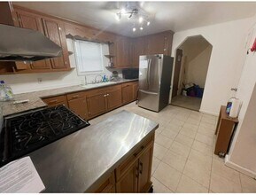 25 Belford Ave in Bay Shore, NY - Building Photo - Building Photo