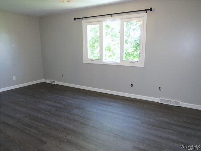 3028 E River Rd in Grand Island, NY - Building Photo - Building Photo
