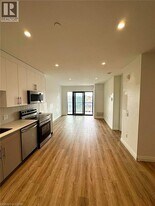 525 New Dundee Rd in Kitchener, ON - Building Photo