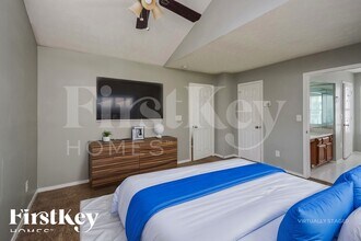 1240 Woodstream Dr in Lawrenceville, GA - Foto de edificio - Building Photo