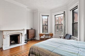 389 Beacon St, Unit 6 in Boston, MA - Building Photo - Building Photo