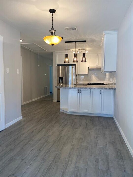 7307 Dearborn St Photo