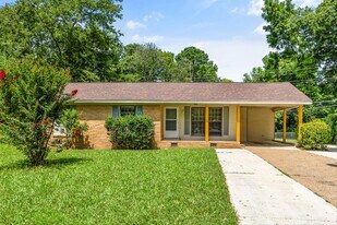 2111 Shady Ln Cir NW in Huntsville, AL - Building Photo