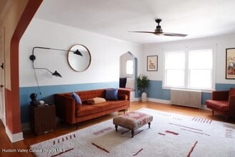 231 Warren St in Hudson, NY - Building Photo - Building Photo