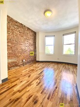 838 Huntington Ave, Unit #3 in Boston, MA - Foto de edificio - Building Photo